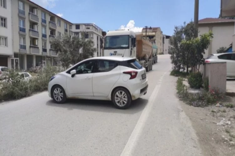 Bursa'da mahalle sakinlerinin ağır tonajlı kamyon isyanı