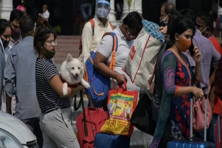 Hindistan'da koronavirüs vakaları azalıyor