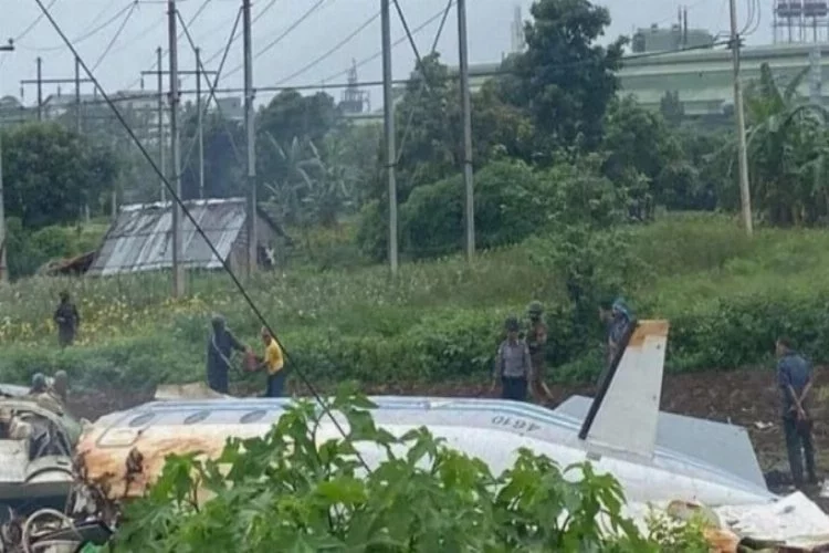 Myanmar'da askeri uçak çelik fabrikasının üzerine düştü
