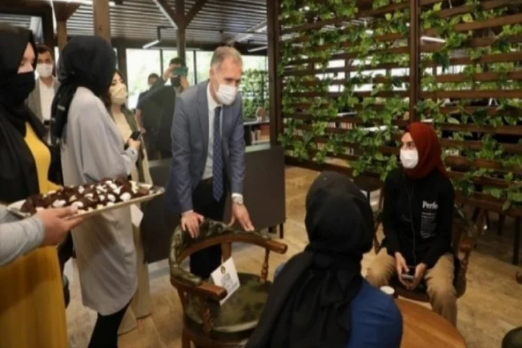 Bursa'da Başkan Taban'dan öğrencilere sürpriz ziyaret
