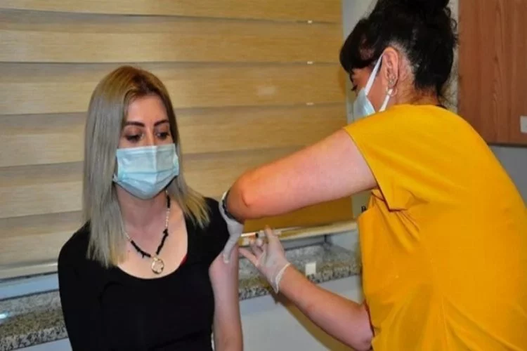 İzmir'de toplam 2 milyon 150 bin doz aşı yapıldı