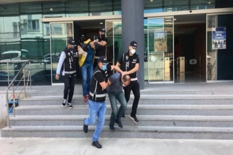 Bursa'da iş insanlarını dolandıran 4 şüpheli, tutuklandı