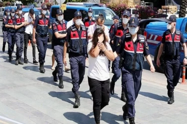 Antalya ve Konya'da göçmen kaçakçılığı yaptıkları iddia edilen 7 şüpheli yakalandı