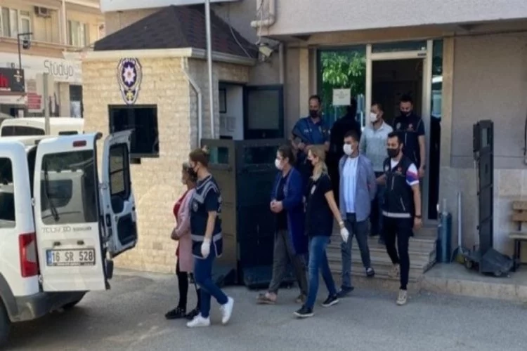 Bursa'da uyuşturucu ticareti yapan akrabalardan 2'si tutuklandı