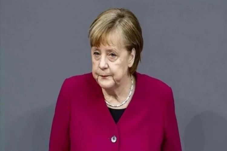 Merkel'den "dev yatırımlar gerekli" uyarısı