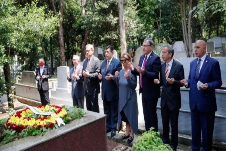 Elmas, Ali Sami Yen ve Metin Oktay'ın mezarına gitti