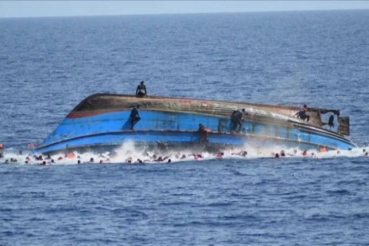 Göçmen teknesi alabora oldu! En az 300 can kaybı var