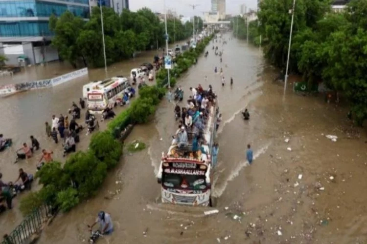 Pakistan'da aşırı yağışlar sonucu 4 kişi hayatını kaybetti