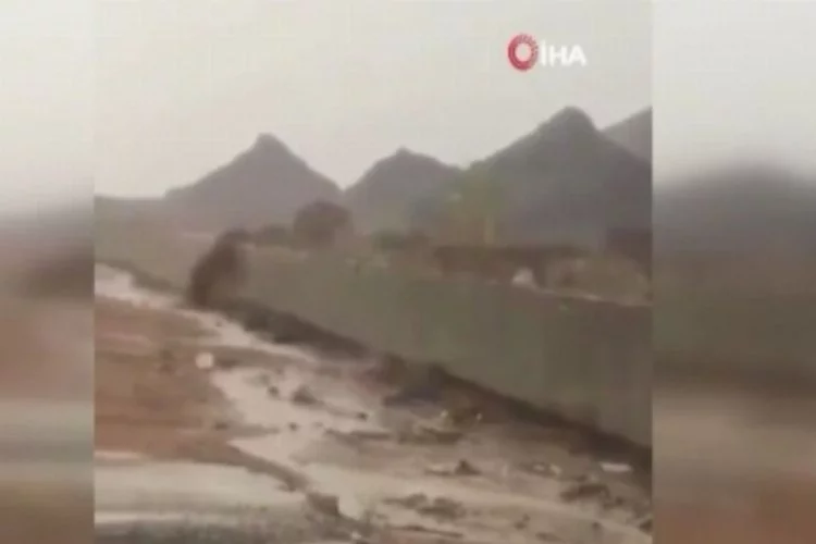 Suudi Arabistan'ın Necran eyaleti sel sularına teslim oldu