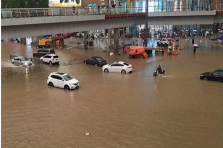 Çin'de sel felaketinde çok sayıda kişi hayatını kaybetti!