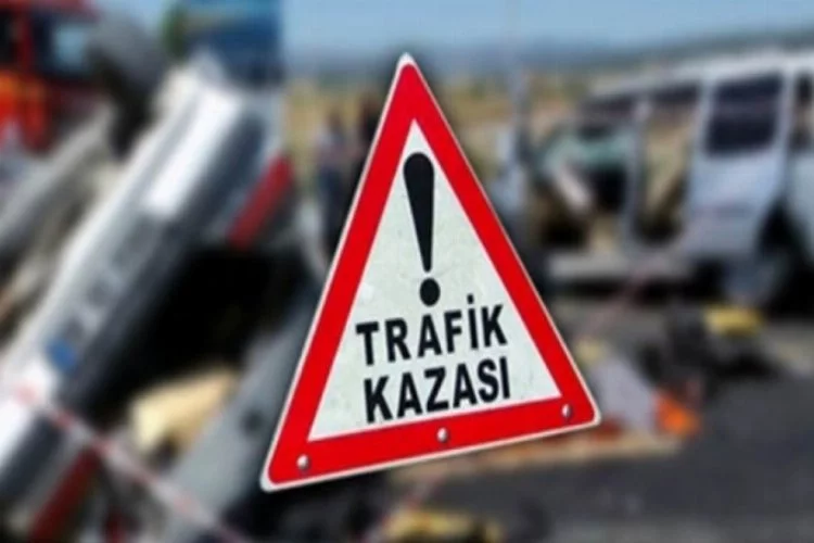 Bursa'da minibüs ile çarpışan motosiklet sürücüsü ağır yaralandı