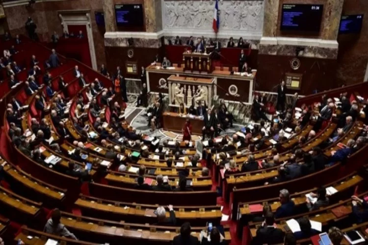 Fransa Parlamentosu, Kovid-19 aşı pasaportu yasa tasarısını kabul etti