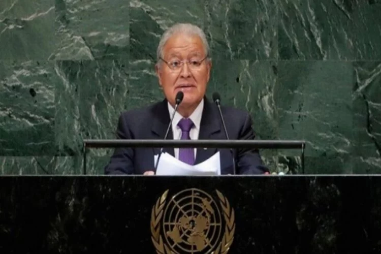 Eski El Salvador Devlet Başkanı, resmen yolsuzlukla suçlandı