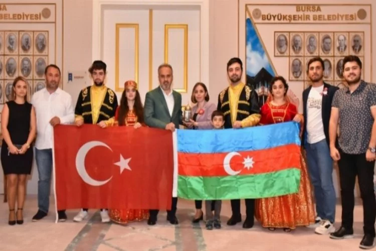 Azerbaycanlı öğrenciler Karabağ toprağına Bursa'da kavuştu