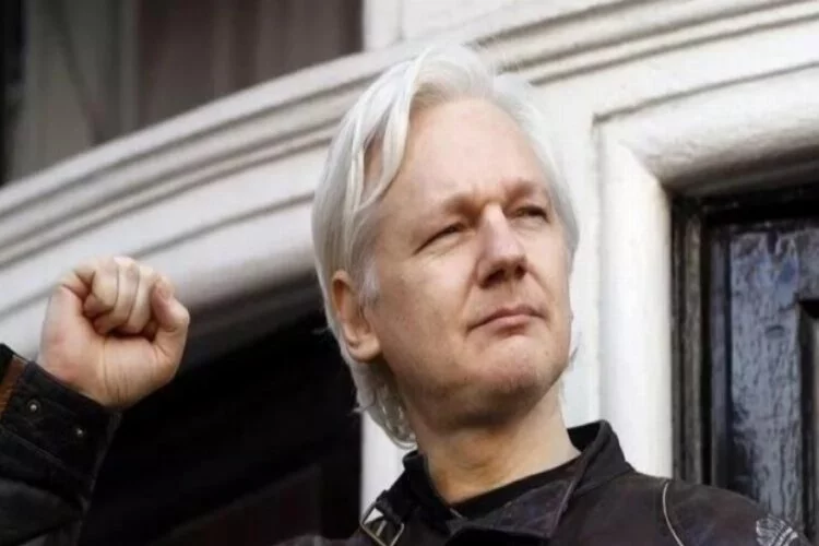 Julian Assange'a şok: Vatandaşlığı düşürüldü!