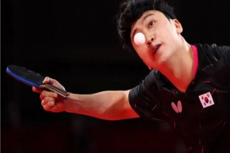 'Koreliler masa tenisi oynayamaz' diyen sunucu işinden oldu
