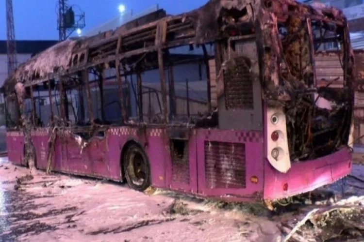 İstanbul'da halk otobüsü alev alev yandı