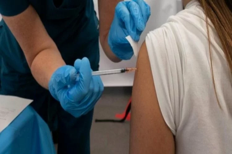 Çekya'da koronavirüs aşısı olanlara iki gün ücretli tatil
