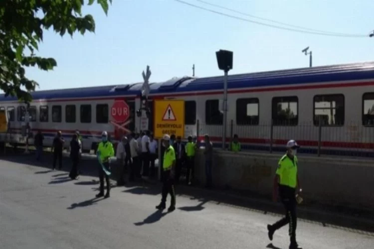 Doğu Ekspresi treninin hemzemin geçitte çarptığı kişi öldü
