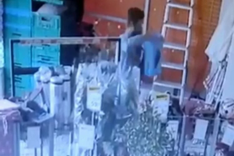Bursa'da süpermarket hırsızları kameraları hesaba katmadı!