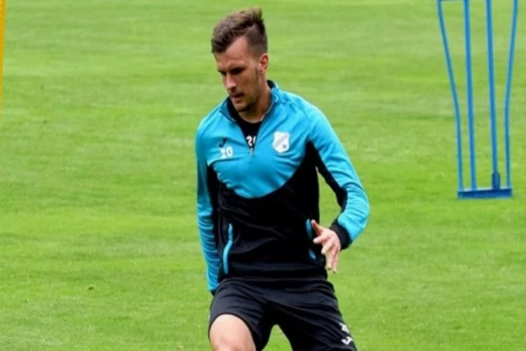 Luka Capan, Bursaspor'a transferini duyurdu