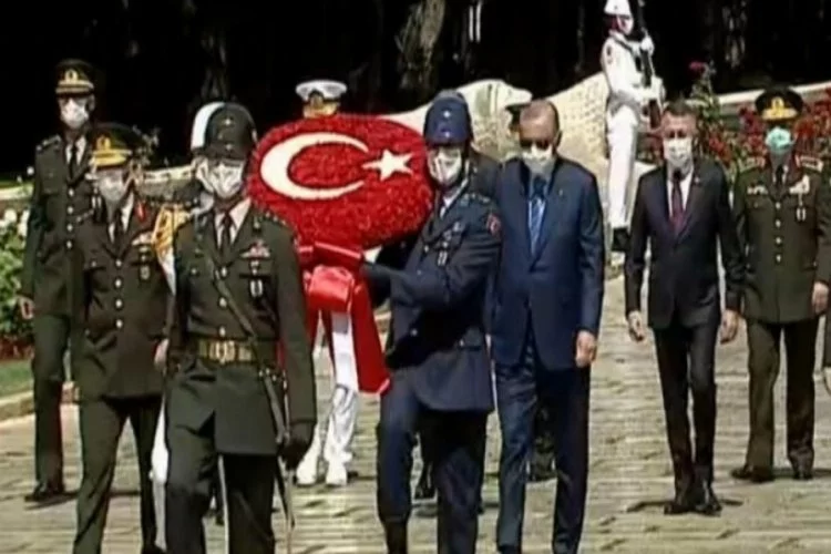 Erdoğan ve YAŞ üyelerinden Anıtkabir'e ziyaret