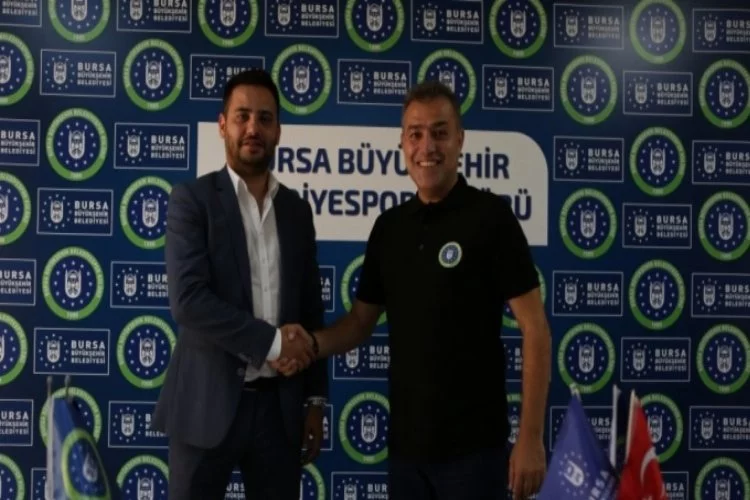 Bursa Büyükşehir Belediyespor'da Başantrenör Levent Zoroğlu imzayı attı