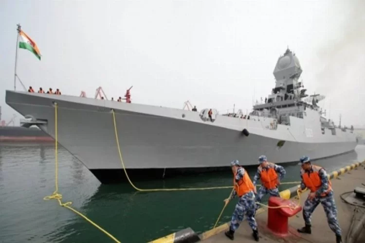 ABD, Güney Çin Denizi'ne savaş gemileri gönderiyor