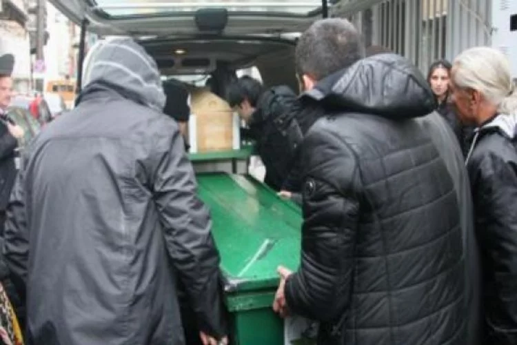 Bursa'da doğalgazdan zehirlenen 5 kişinin cenazesi adli tıptan alındı