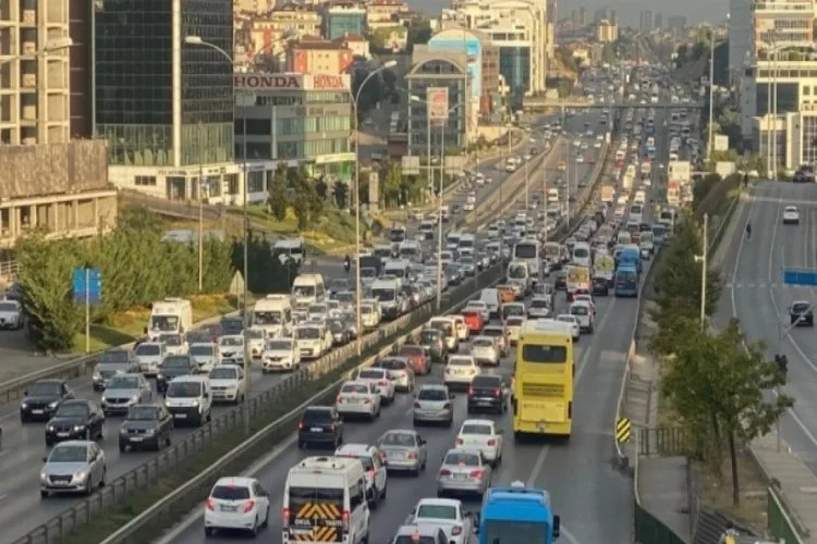 İstanbul'da salgın korkusu toplu taşımayı vurdu