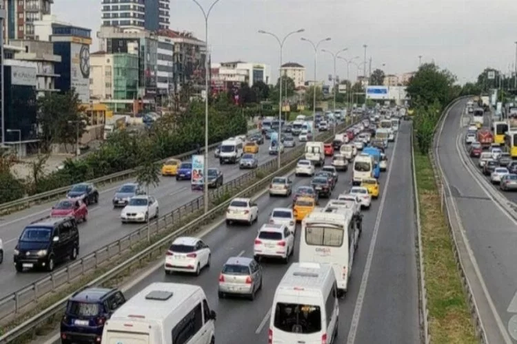 İstanbul'da sabah saatlerinde trafik yoğunluğu oluştu