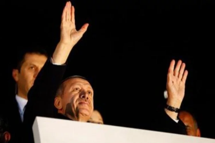 Erdoğan istifa eden vekillere fena yüklendi