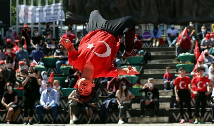 19 Mayıs Atatürk'ü Anma, Gençlik ve Spor Bayramı Bursa'da coşkuyla kutlandı