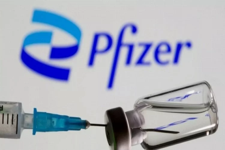 Pfizer üretimi koronavirüs aşısı şişeciklerinde yabancı madde saptandı