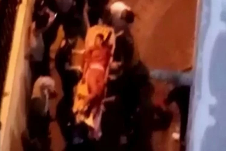 Bir kadın sokakta tartıştığı adam tarafından defalarca bıçaklanarak katledildi!
