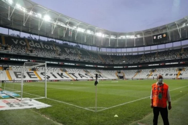 Vodafone Park'ta bu akşam 20 bin futbolsever tribünde olacak