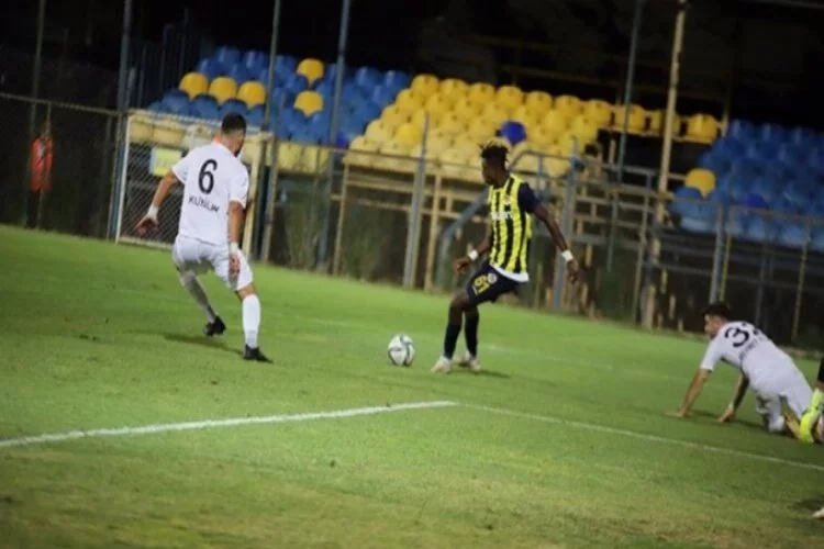Menemenspor, Manisa'yı 2 golle geçti