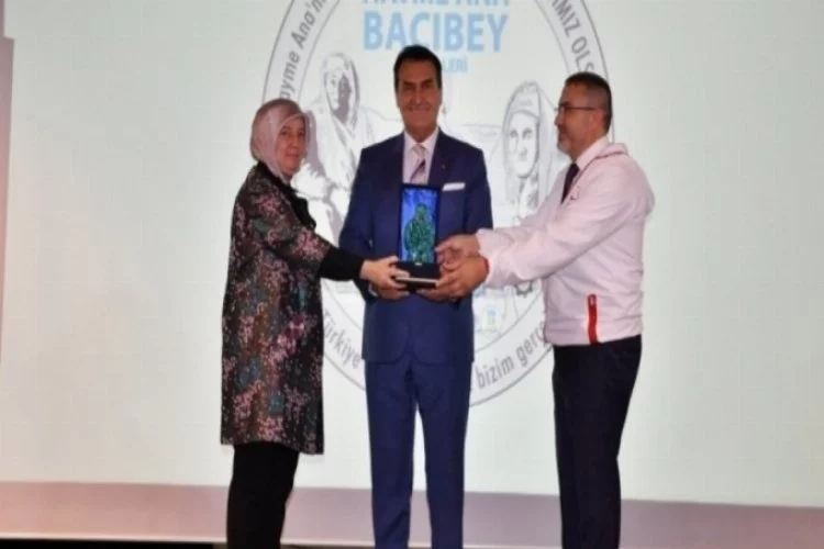 Bursa Osmangazi'ye Hayme Ana Bacıbey Ödülü verildi