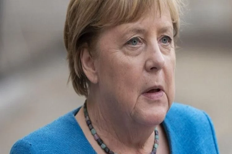 Merkel seçimde oyunu mektupla kullanacak