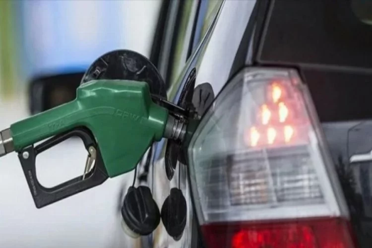 Lübnan'da kriz: Benzin 2 ayda 4 kat arttı