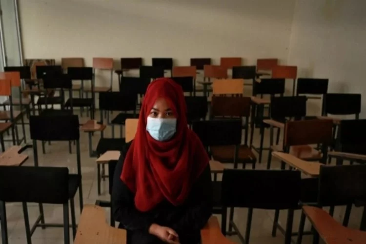 Taliban: 'Kız çocukları orta eğitime geri dönebilir'