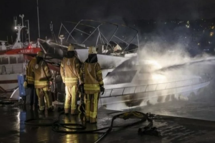 Yangında hasar gören tekne, ikinci yangında battı!