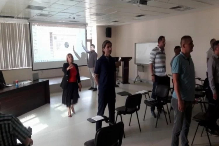Bursa'da iletişimcilere çağrı merkezi uzmanlığı eğitimi