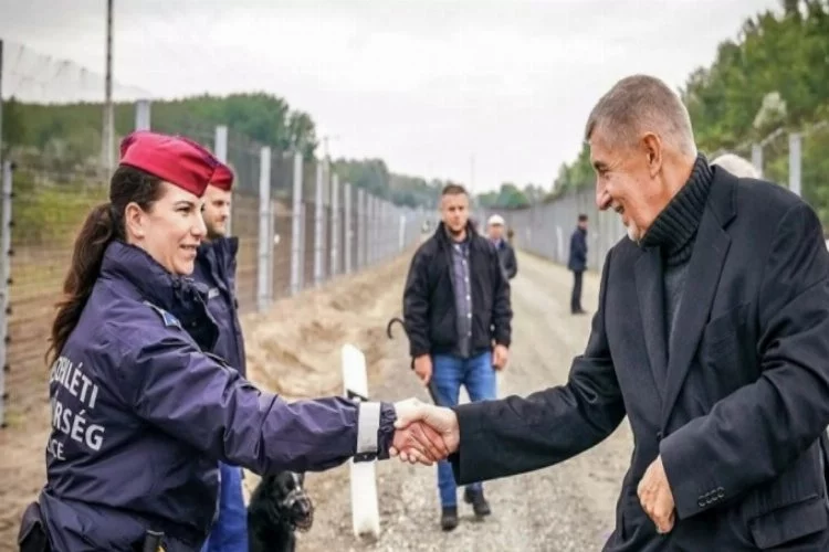 Babiş: Yasa dışı göçün kesin çözümü Bulgaristan-Türkiye sınırına tel örgü çekmektir
