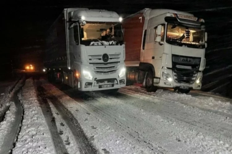 Ardahan'da kar ve tipi ulaşımı olumsuz etkiledi