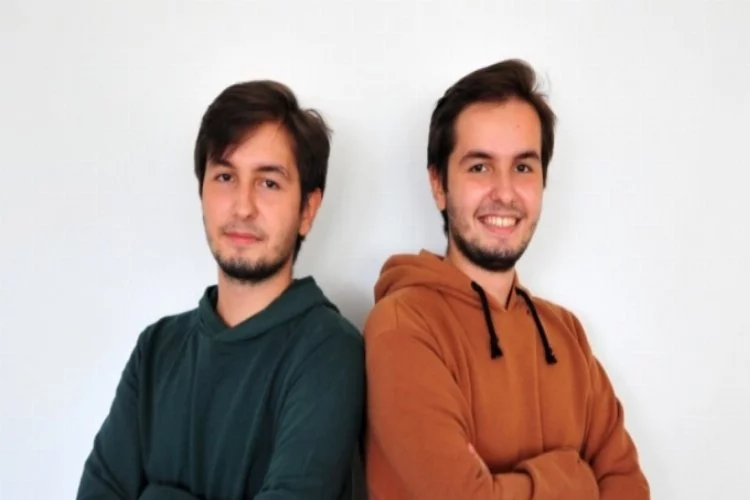 Bursa'da ikiz kardeşler, tıp fakültesini ilk iki sırada kazandı