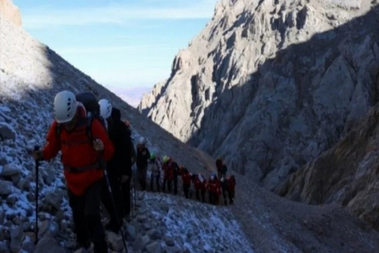 Bursa İnegöl'de yeni dağcıların ilk faaliyeti Aladağlar oldu