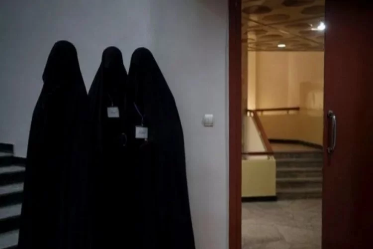 Taliban, kadınların üniversiteye girişini süresiz yasakladı