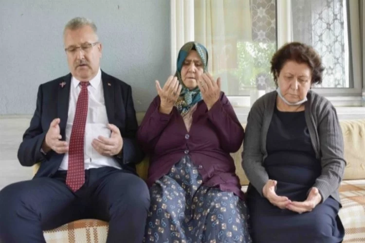 Bursa Karacabey'de Azerbaycanlı heyet ile birlikte şehit ailesine ziyaret