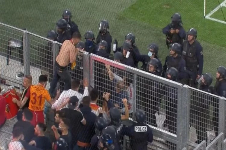 Marsilya-Galatasaray maçı tribündeki olaylardan dolayı 10 dakika durdu